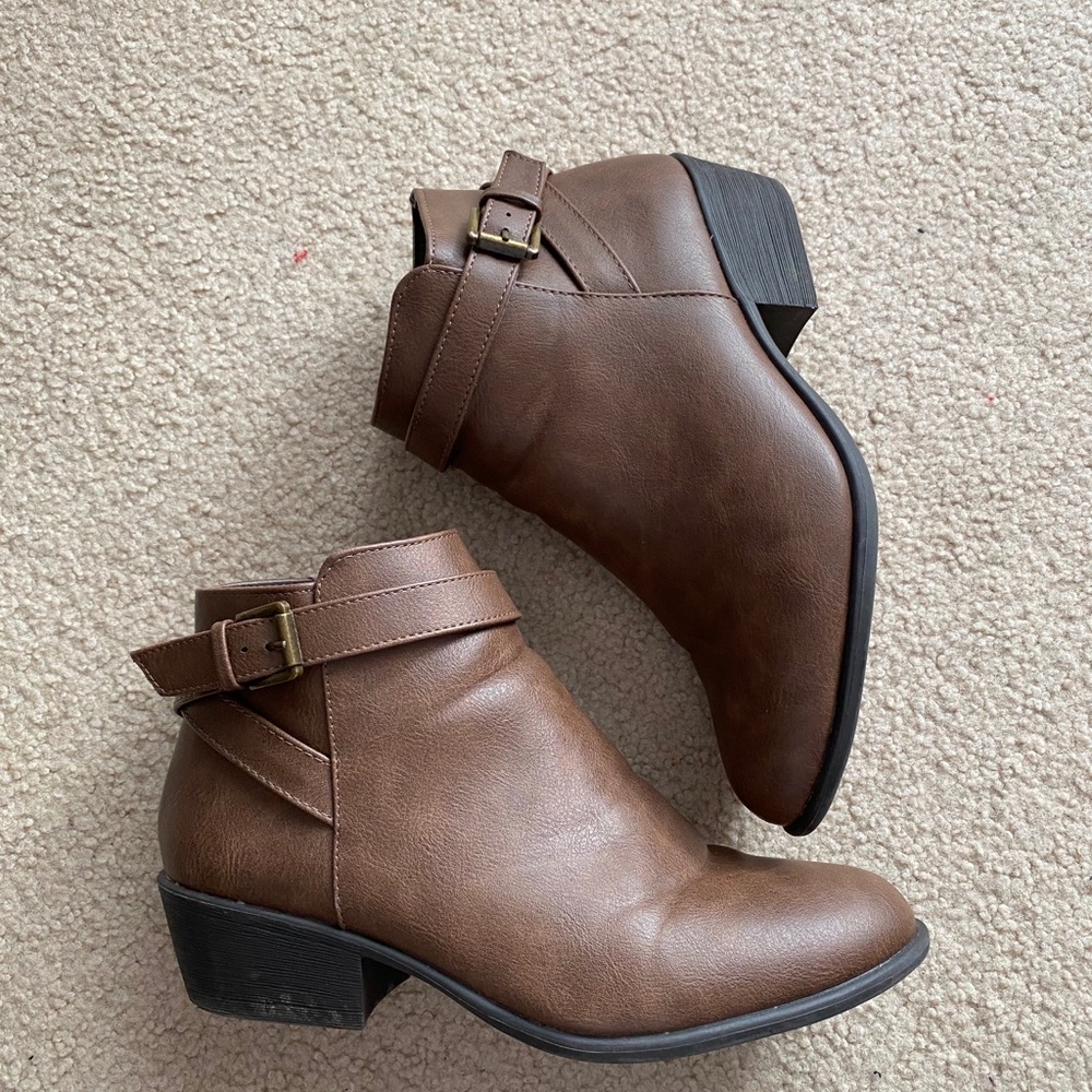 ✨JUSTFAB ANKLE BOOTIES✨
